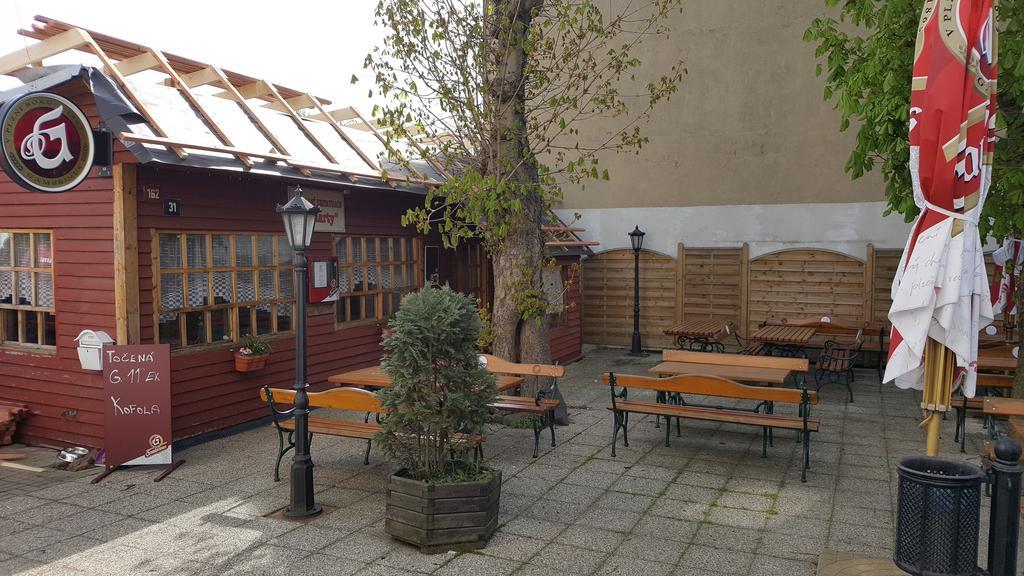 Restaurace U Marty Dubí Exterior photo